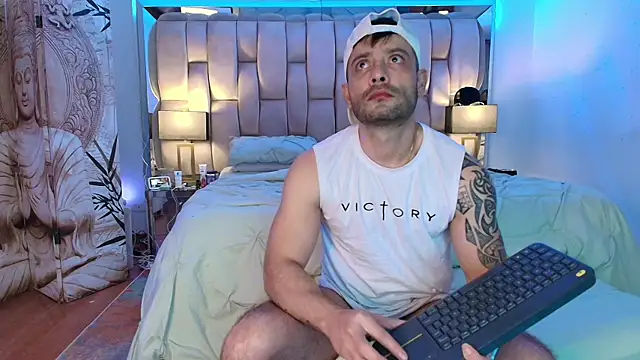 Snapshot of gym_stars_boys chatting on October 30, 6:59 am gym stars boys online show from October 30, 6:59 am