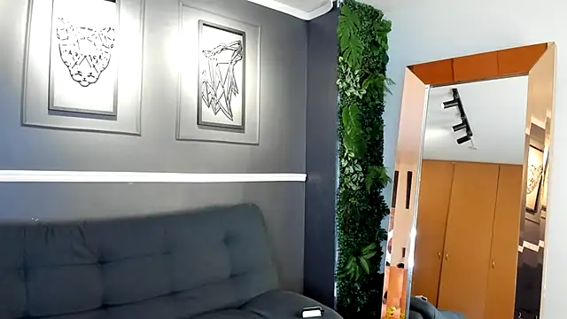 Snapshot of gym_stars_boys chatting on March 6, 10:36 pm gym stars boys online show from March 6, 10:36 pm