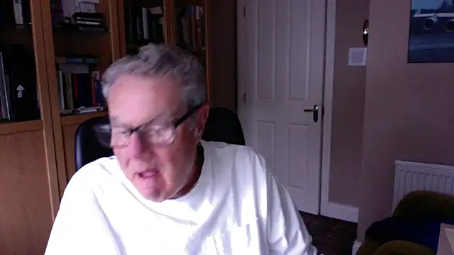 Snapshot of Oldpistolpete chatting on February 13, 12:21 pm Oldpistolpete online show from February 13, 12:21 pm
