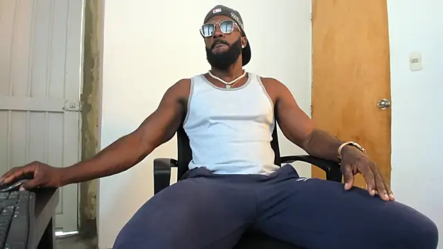 Snapshot of DaleHamilton chatting on December 19, 2:46 pm DaleHamilton online show from December 19, 2:46 pm