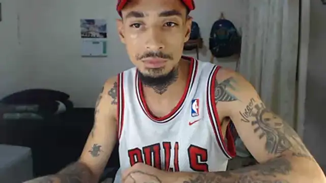 emiliano hottt online show from April 23, 1:32 am