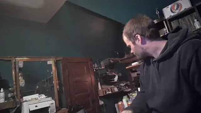 charactrzero online show from April 21, 12:57 am