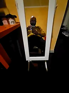 Dolceporco19 online show from December 1, 5:05 pm