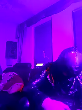 Crystalbitchx online show from December 2, 11:38 pm