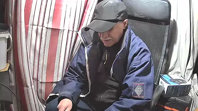 nonnomaturobisex online show from December 31, 11:42 am