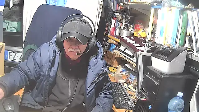 nonnomaturobisex online show from February 7, 8:11 am