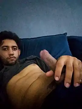 ojuhu7y online show from April 7, 11:27 pm