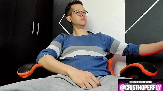 Snapshot of Cris_myster chatting on March 15, 1:29 pm Cris myster online show from March 15, 1:29 pm