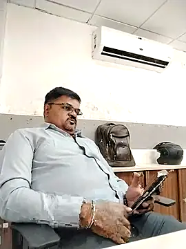 Desi Londa 143 online show from March 25, 11:25 am