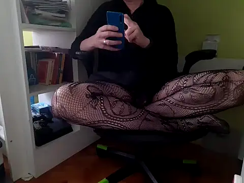 feathersify online show from April 21, 6:52 am