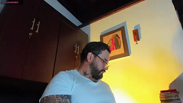 CamiloGray  online show from April 22, 3:28 pm