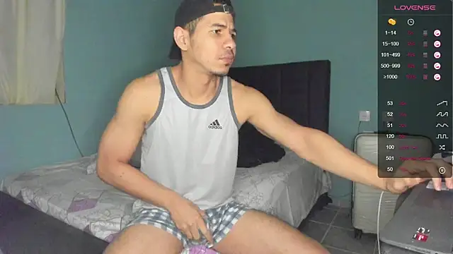Snapshot of steven_clain chatting on January 3, 2:32 am steven clain online show from January 3, 2:32 am