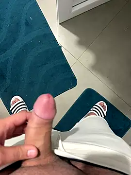 Snapshot of Vld121 chatting on October 9, 7:08 pm Vld121 online show from October 9, 7:08 pm