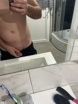 Snapshot of Vld121 chatting on February 5, 7:31 pm Vld121 online show from February 5, 7:31 pm