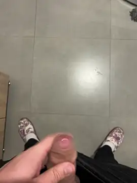 Snapshot of Vld121 chatting on February 24, 7:41 pm Vld121 online show from February 24, 7:41 pm