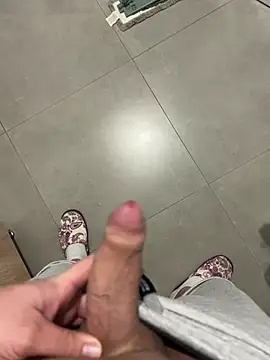 Snapshot of Vld121 chatting on February 22, 8:48 pm Vld121 online show from February 22, 8:48 pm