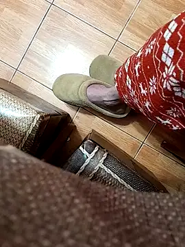 feet toes online show from February 21, 5:24 am