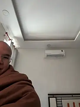 luckyjackie25 online show from April 14, 9:20 am