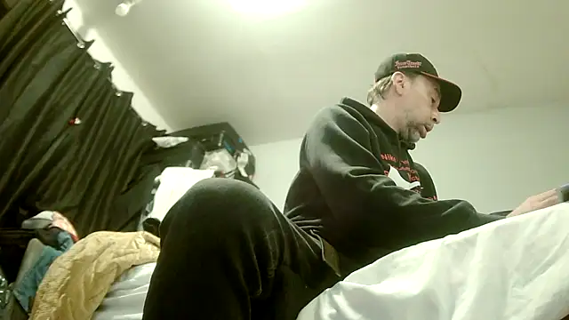 Wolfeman74 online show from February 26, 3:52 am