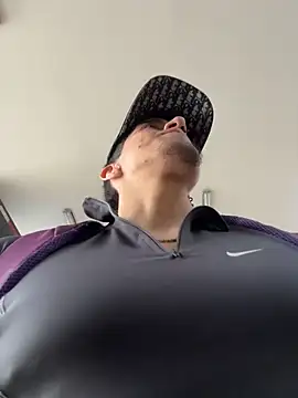 strongboy  online show from March 6, 5:21 pm