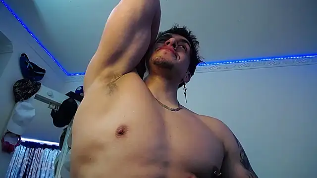 strongboy  online show from October 8, 7:07 pm