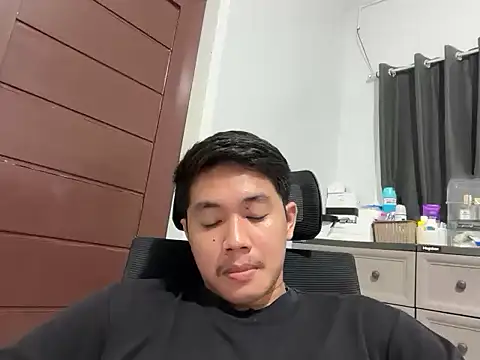 kevinthehottest online show from October 3, 6:46 pm