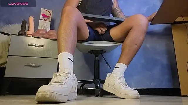 TomLover 12 online show from March 6, 12:29 am