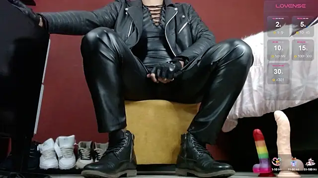 Snapshot of TomLover_12 chatting on January 30, 11:01 am TomLover 12 online show from January 30, 11:01 am
