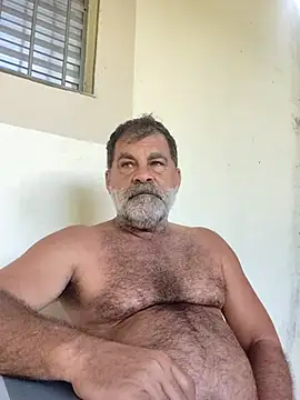 Peludo173317 online show from April 6, 6:31 pm