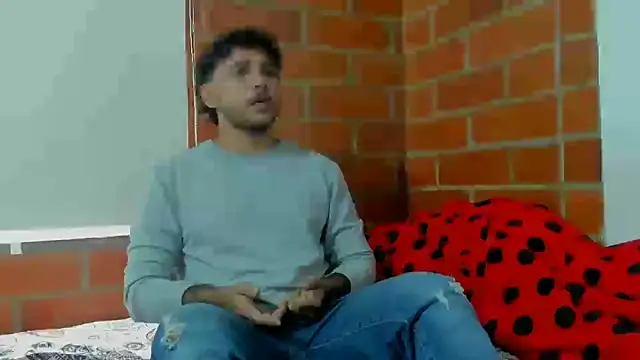 Snapshot of tuyo1995 chatting on December 9, 9:22 pm tuyo1995 online show from December 9, 9:22 pm