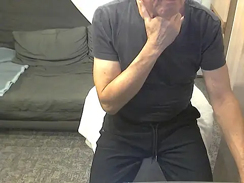 kiam471 online show from November 18, 11:26 pm