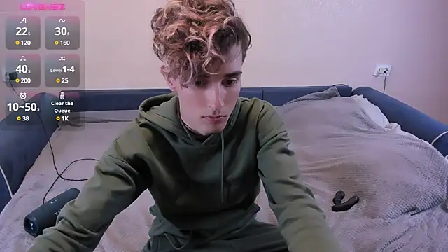 James Mills online show from December 12, 7:04 pm