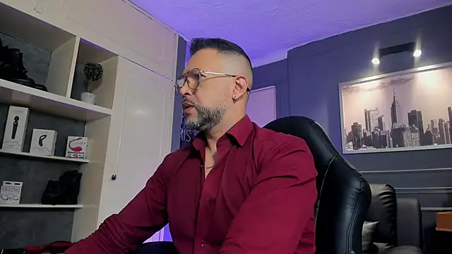 MrFrank tattoo online show from November 3, 1:03 pm