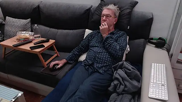 Nudelschwanz online show from March 3, 5:51 am