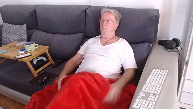 Nudelschwanz online show from February 15, 4:01 pm