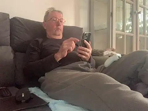 Nudelschwanz online show from February 16, 4:49 pm