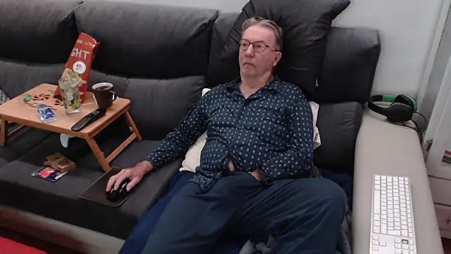 Nudelschwanz online show from March 11, 3:16 am