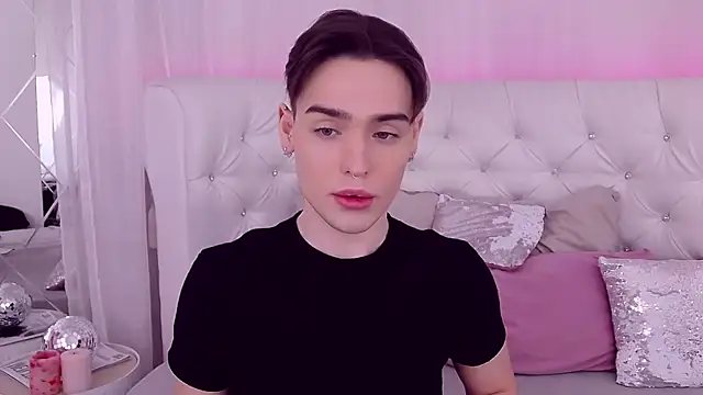 RobbyCharming online show from January 24, 7:39 pm