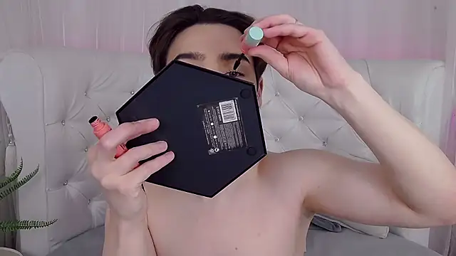 RobbyCharming online show from April 17, 4:37 am