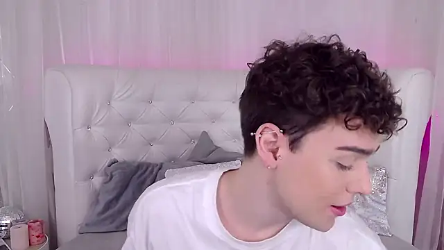 RobbyCharming online show from October 3, 3:44 am