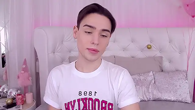 RobbyCharming online show from December 27, 7:46 pm