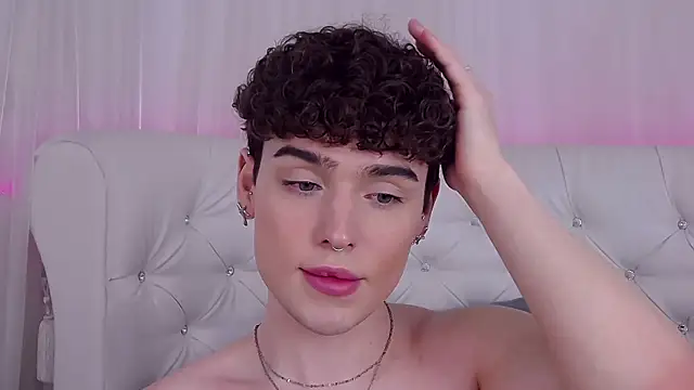 RobbyCharming online show from December 5, 4:08 am