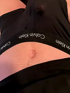 shyguy728683 online show from December 15, 8:28 pm