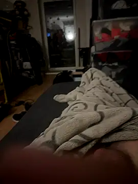 David19932908 online show from September 28, 7:01 pm