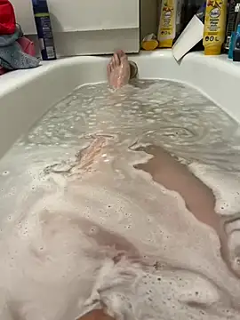 David19932908 online show from March 12, 6:00 pm