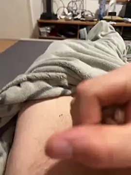 David19932908 online show from March 7, 11:58 pm