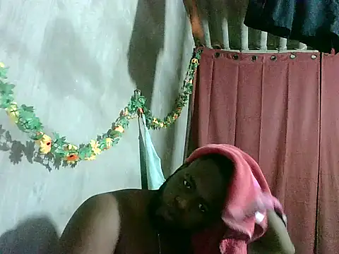 2ocmaxi online show from January 18, 9:17 pm