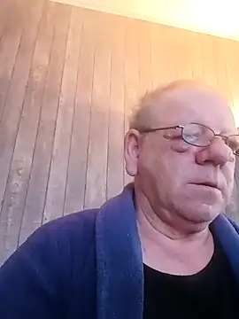 Kuschelb online show from April 13, 6:03 am