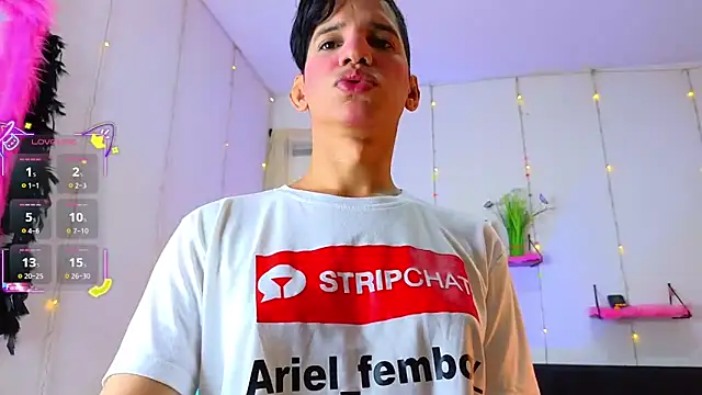 Ariel Femboy  online show from September 19, 4:46 am