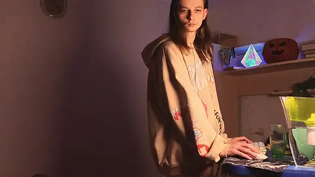 Frank Fraer online show from February 8, 4:40 am